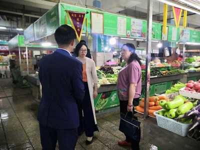 省市場監(jiān)管局2020年食品安全抽檢監(jiān)測任務(wù)調(diào)研組赴六盤水市督導(dǎo)調(diào)研食品安全抽檢監(jiān)測工作